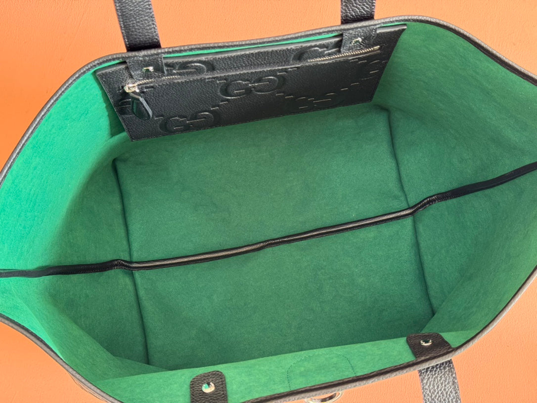 EMBLEM MEDIUM TOTE BAG 30 IN BLACK GG CALFSELD LEDER