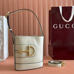 73 KLEINE EIMERTASCHE 20 IN GEBROCHENER WEISSER GLATTER KALBSLEDER