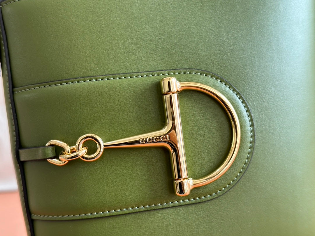 73 KLEINE EIMERTASCHE 20 IN GRÜN GLATTES KALBSLEDER