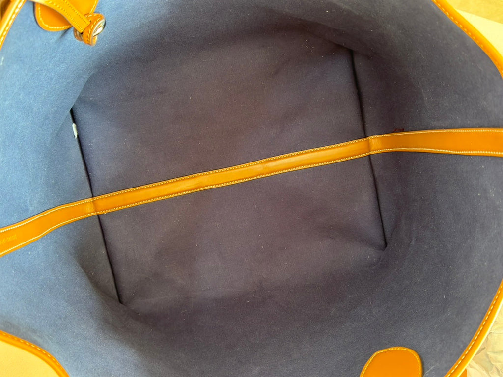 Große, wendbare Totissima-Tasche, 30,5 Zoll, dunkelblauer Denim, eine Seite graues Wildleder