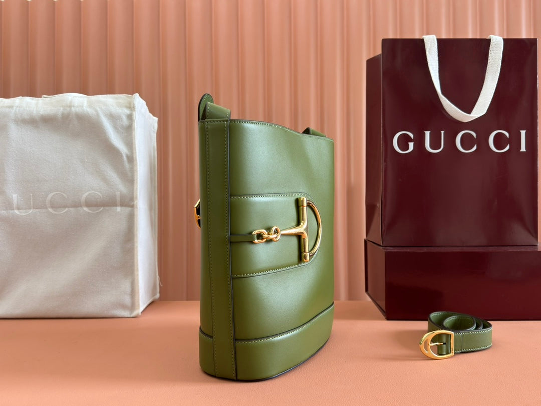 73 MITTLERE EIMERTASCHE 27,5 IN GRÜN GLATTES KALBSLEDER