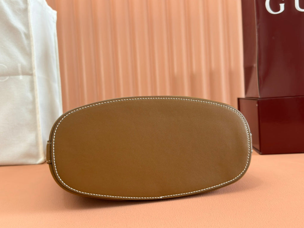 73 MITTELGROSSE EIMERTASCHE 27,5 IN BRAUNES GLATTES KALBSLEDER