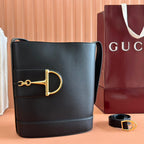 73 MITTELGROSSE EIMERTASCHE 27,5 IN SCHWARZES GLATTES KALBSLEDER