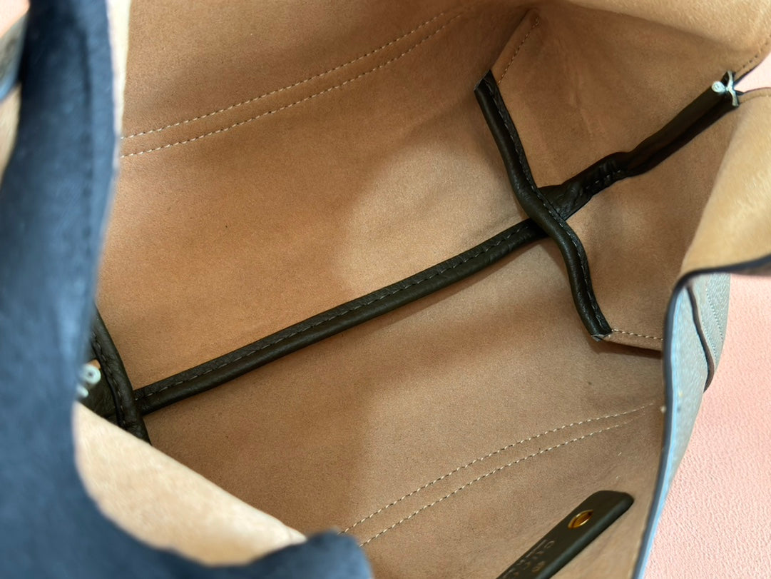 MITTELGROSSE SOFTBIT MAXI-SCHULTERTASCHE 27,5 IN DUNKELGRÜN GEGENGRÜNES LAMMLEDER