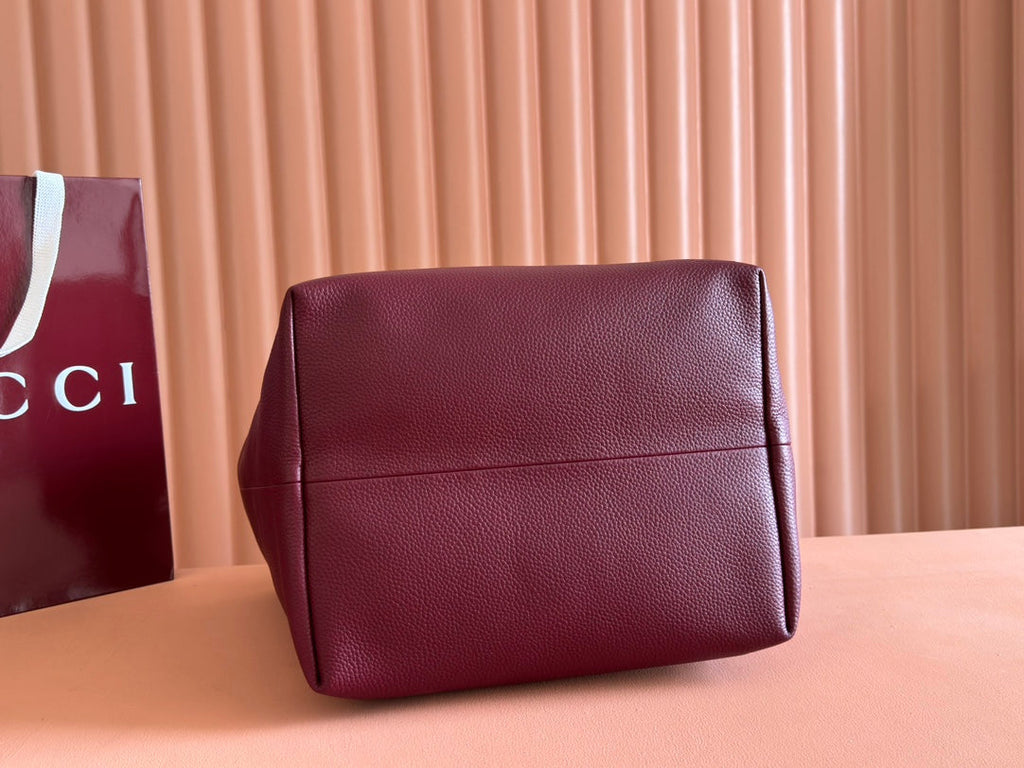 Mittlere, wendbare Totissima-Tragetasche, 30 Zoll, Rosso Ancora, rotes Kalbsleder, beige und braunes GG-Canvas an der Seite