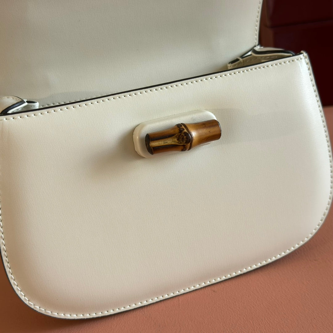 GUCCI BAMBOO MINI BAG 21 WEISS AUS KALBSLEDER