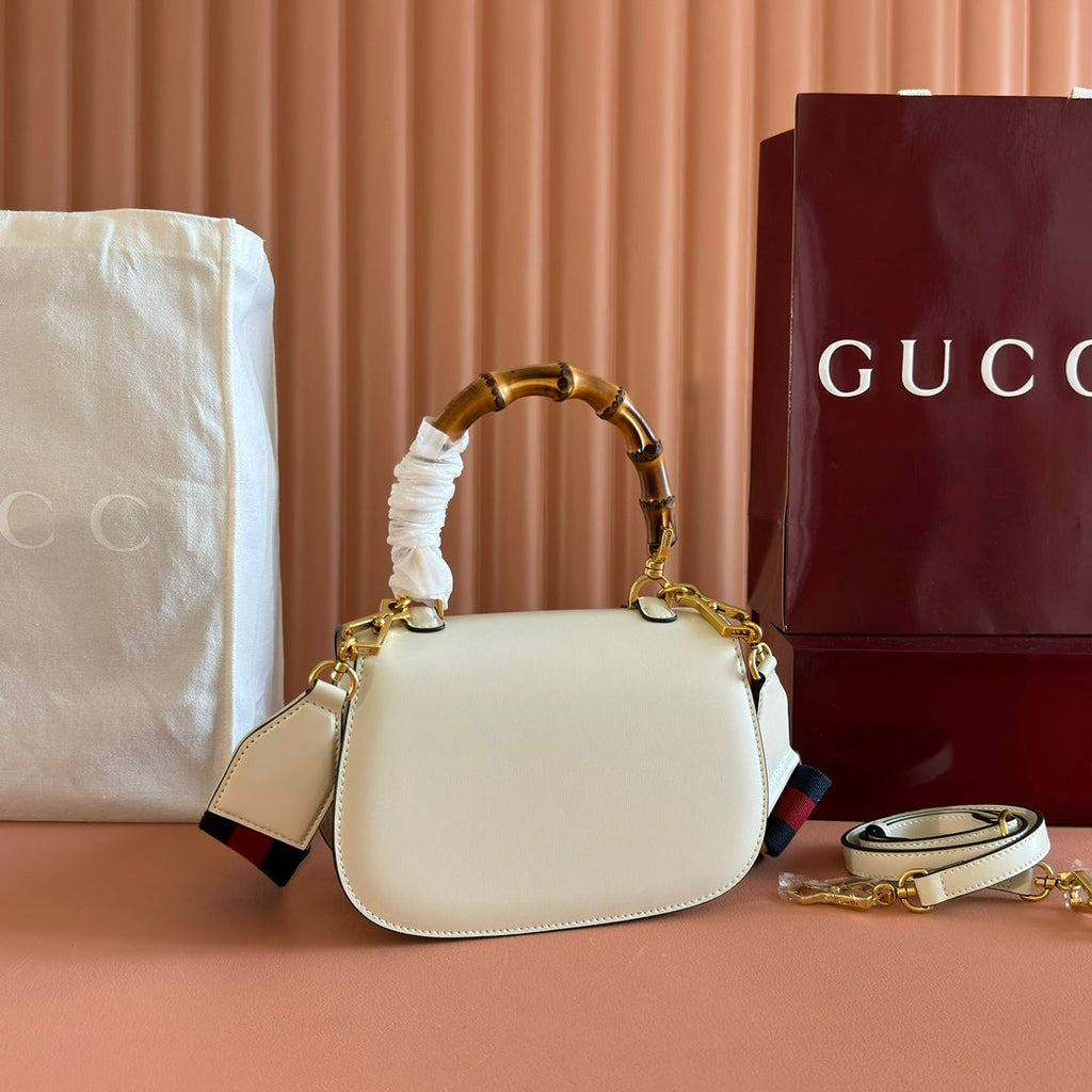 GUCCI BAMBOO MINI BAG 21 WEISS AUS KALBSLEDER