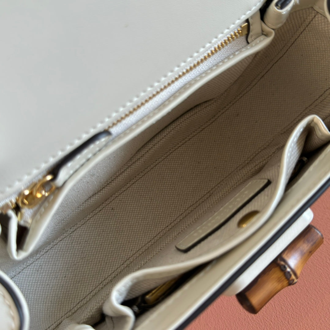 GUCCI BAMBOO MINI BAG 21 WEISS AUS KALBSLEDER