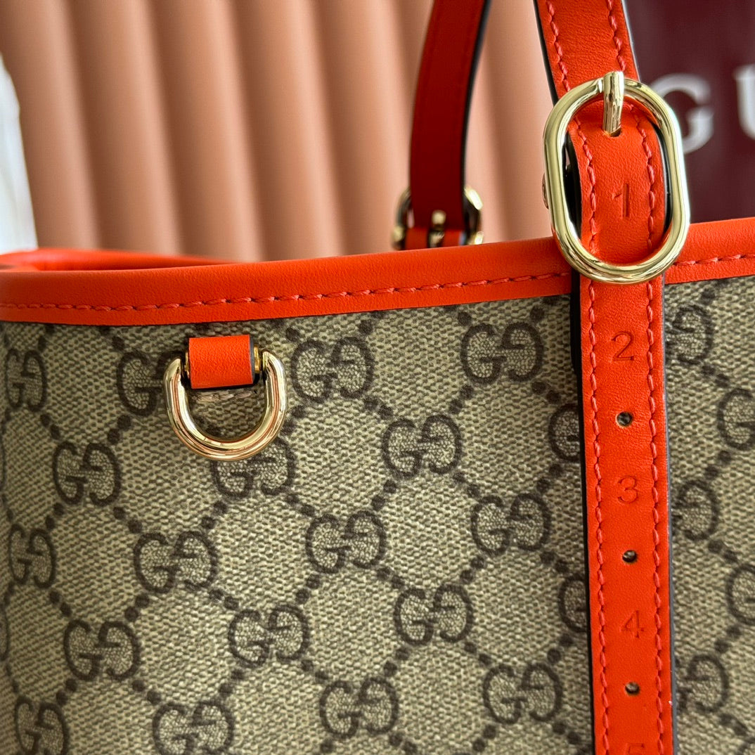 GUCCI 25S EMBLEM GROSSE TASCHE 38 IN BEIGE UND SCHWARZEM KALBSLEDER