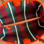 GUCCI 25S EMBLEM MEDIUM BAG 30 IN BEIGE AND BLACK CALFLEDER