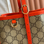 GUCCI 25S EMBLEM MEDIUM BAG 30 IN BEIGE AND BLACK CALFLEDER