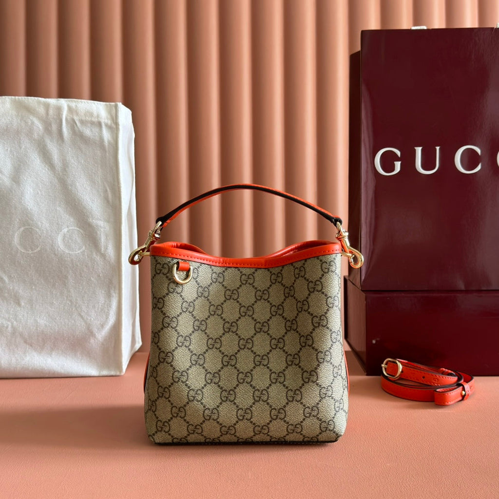 GUCCI 25S EMBLEM MINI-TASCHE 19 IN BEIGE UND SCHWARZEM KALBSLEDER