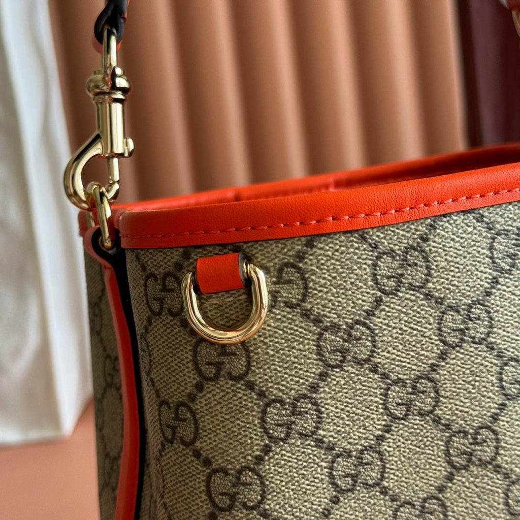 GUCCI 25S EMBLEM MINI-TASCHE 19 IN BEIGE UND SCHWARZEM KALBSLEDER