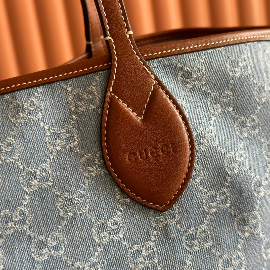 GUCCI 25S TOTISSIMA GROSSE TRAGETASCHE 30 IN BLAU-WEISSEM CANVAS