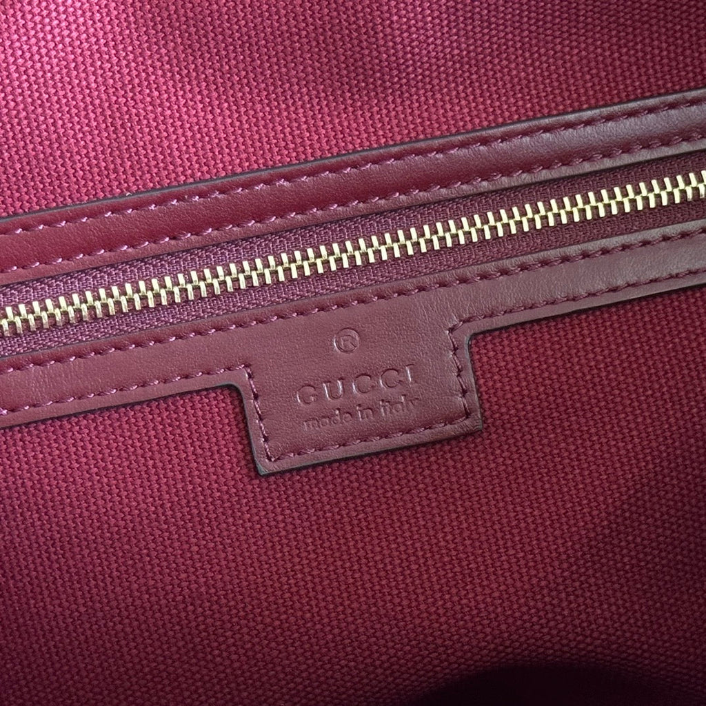 GUCCI 25S EMBLEM MEDIUM SCHULTERTASCHE 26 IN ROSSO ANCORA ROTES KALBSLEDER