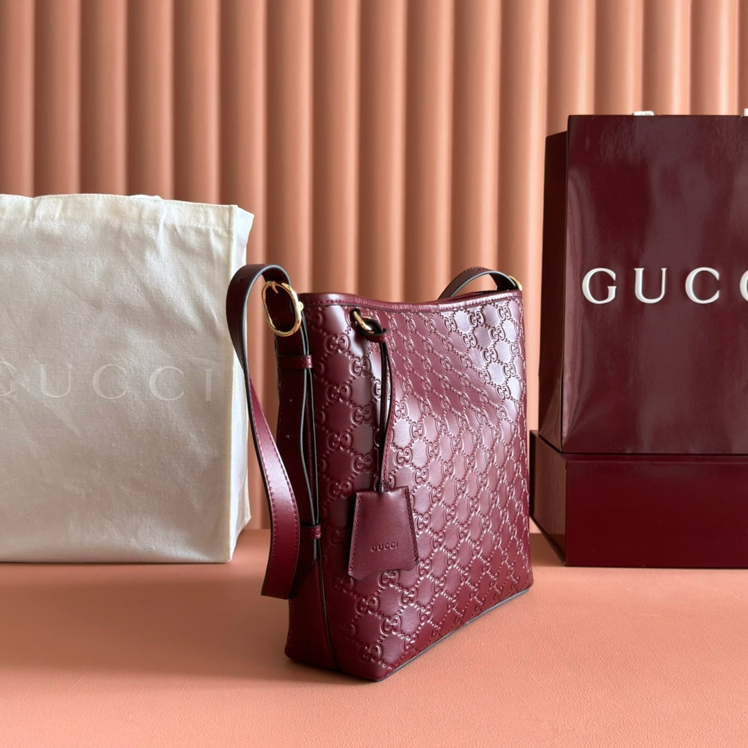 GUCCI 25S EMBLEM MEDIUM SCHULTERTASCHE 26 IN ROSSO ANCORA ROTES KALBSLEDER