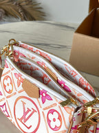 MULTI-POCHETTE-ACCESSOIRES 24 IN KORALLEN-MONOGRAMM-FLIESEN-CANVAS-GOLD-HARDWARE