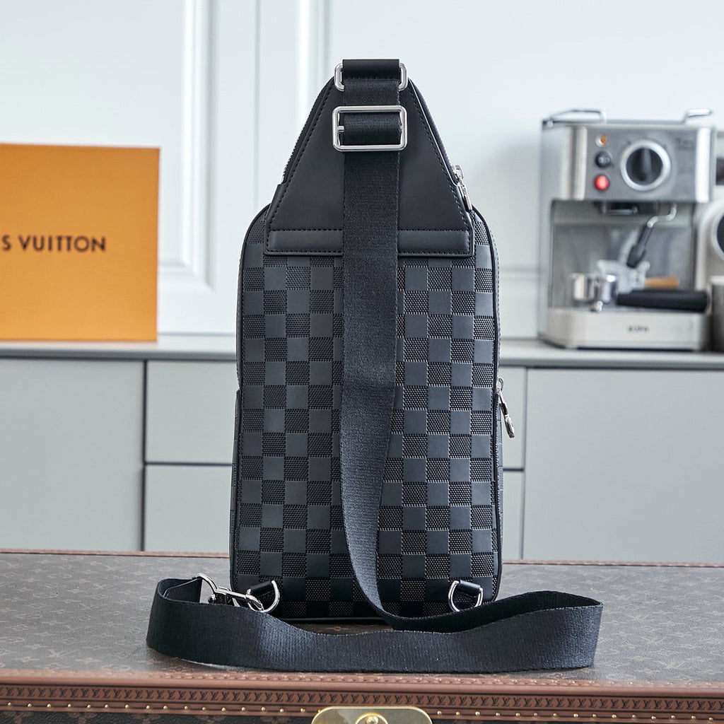 AVENUE SLINGBAG 31 IN SCHWARZEM DAMIER INFINI KALBSLEDER