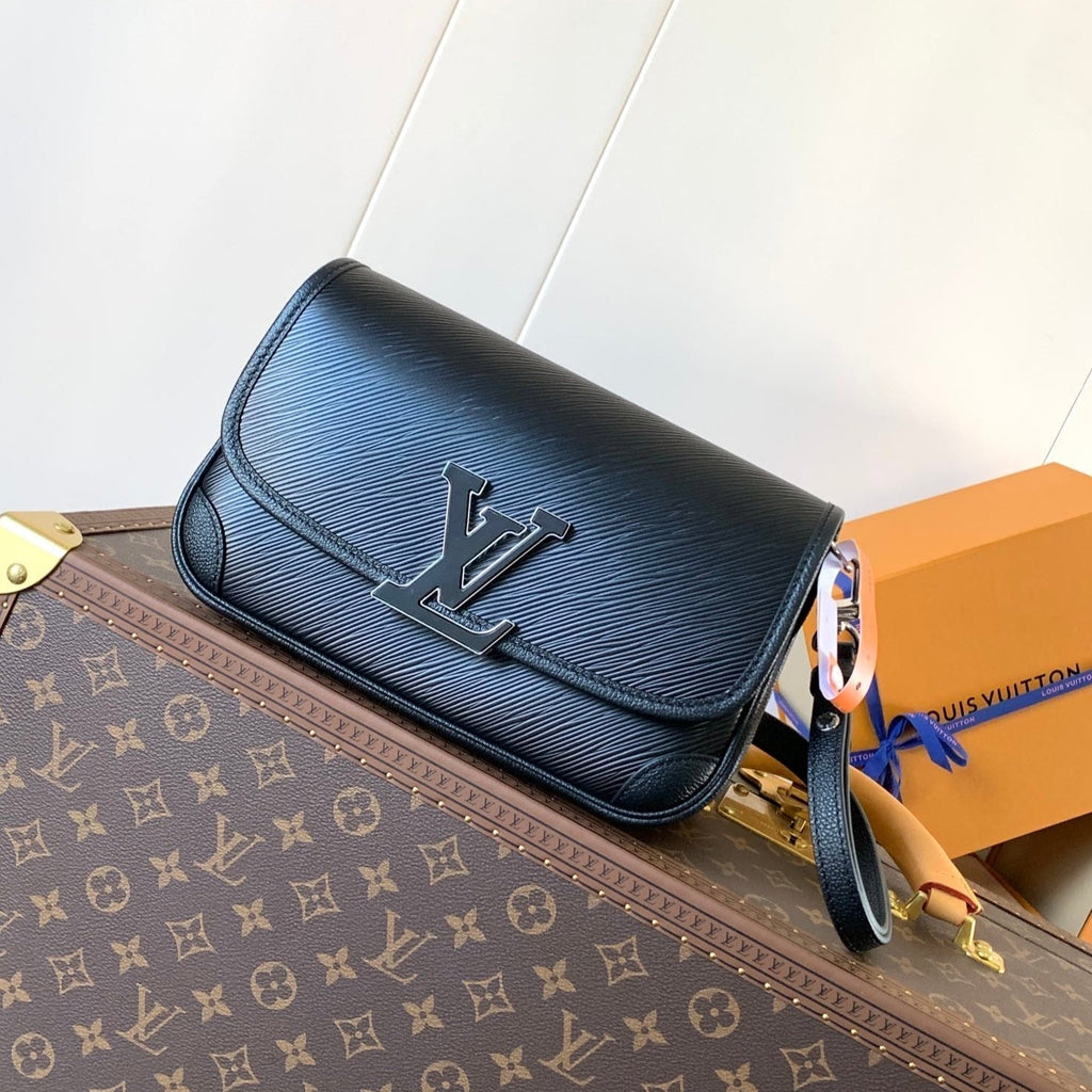 BUCI TASCHE 24 IN SCHWARZ EPI NARBENFROßE