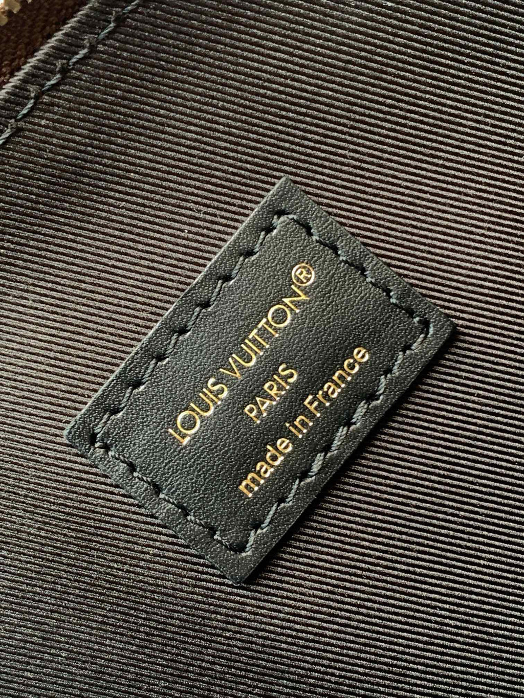 ALMA BE TASCHE 27 IN BRAUNEM MONOGRAMM-CANVAS UND RINDLEDER