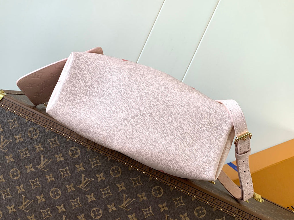 BÜNDELTASCHE 28 AUS ROSA MONOGRAMM-EMPREINTE-RINDSLEDER