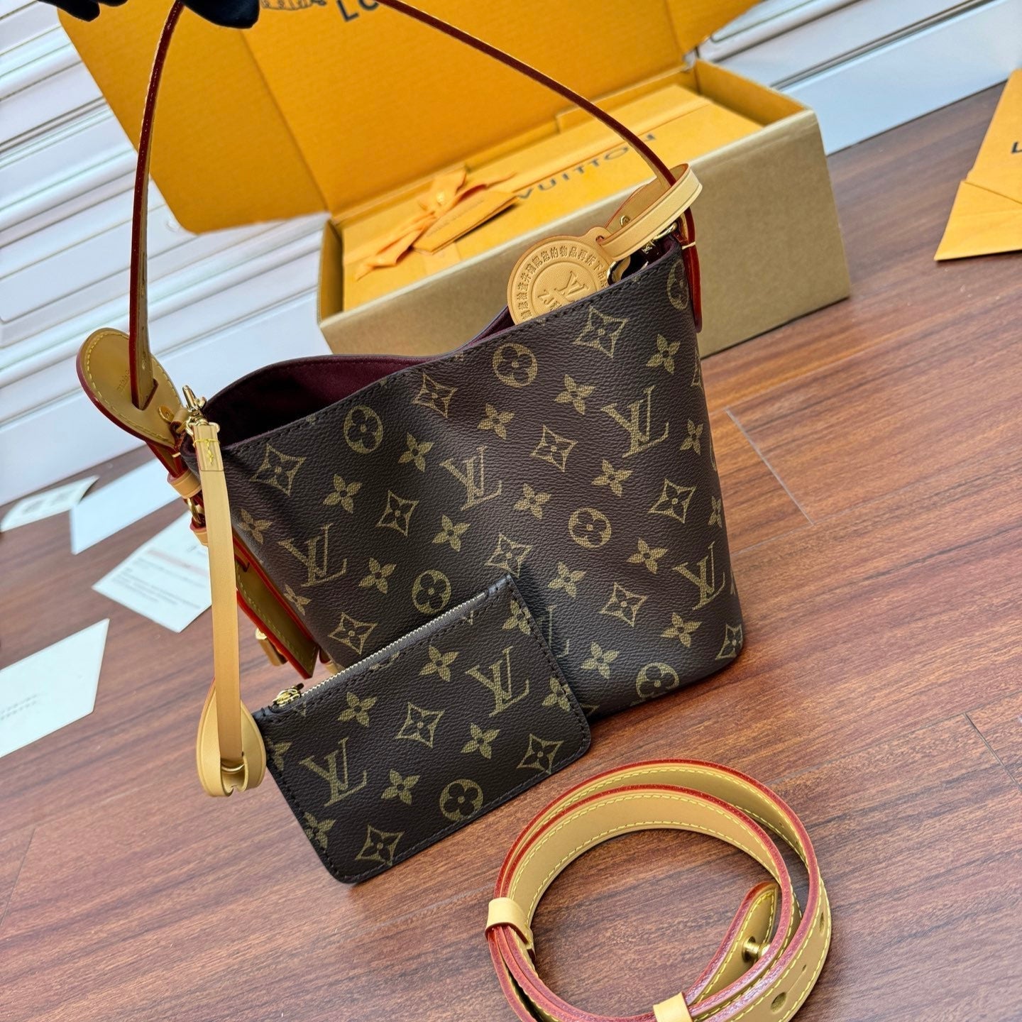 ALL IN BB BAG 18 IN BRAUN MONOGRAMM BESCHICHTETES CANVAS UND KALBSLEDER