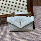 PUFFER TOY 23 IN WEISSEM LAMMLEDER GOLDENE BESCHLÄGE