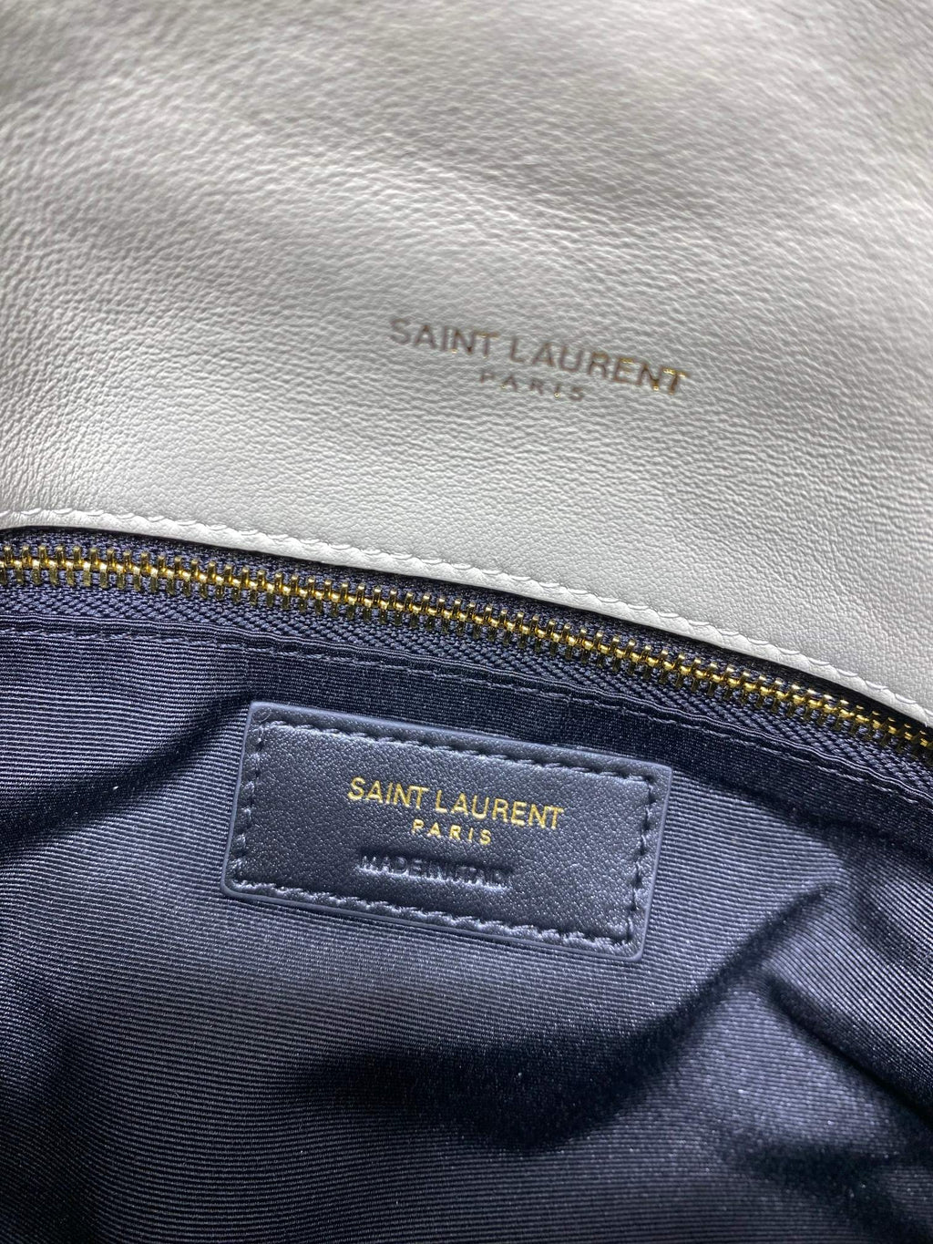 PUFFER TOY 23 IN WEISSEM LAMMLEDER GOLDENE BESCHLÄGE