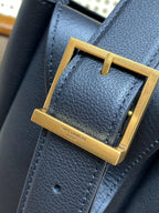 LE 5 À 7 GROSSE GESCHMEIDIGE TASCHE 31 IN MARINEBLAUEM KALBSLEDER