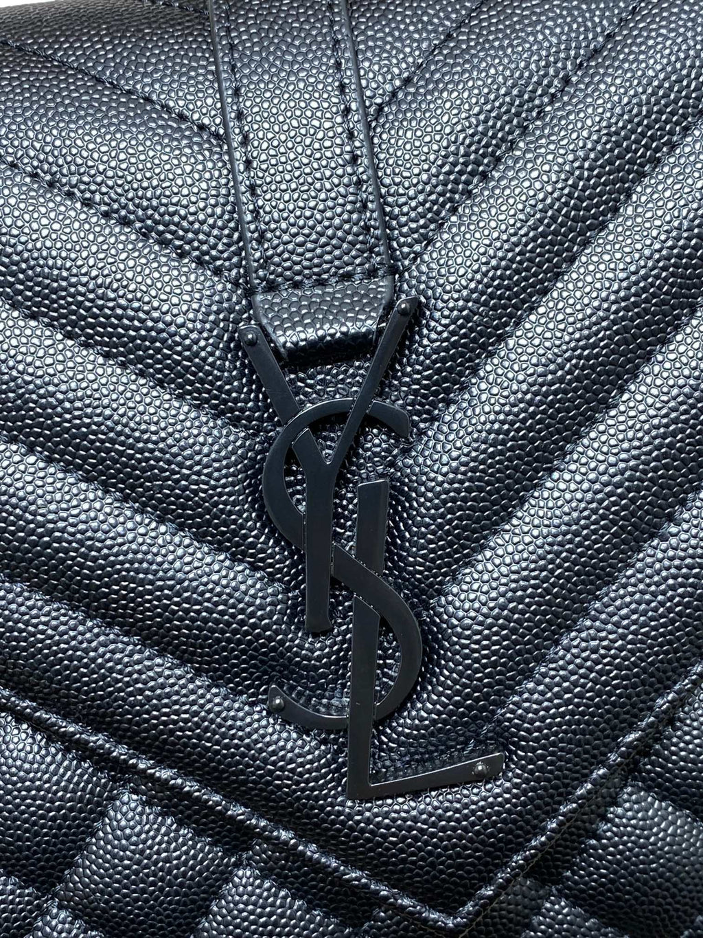 UMSCHLAGBASCHE MIT KETTENBAND, 24 Zoll, SCHWARZES KALBSLEDER