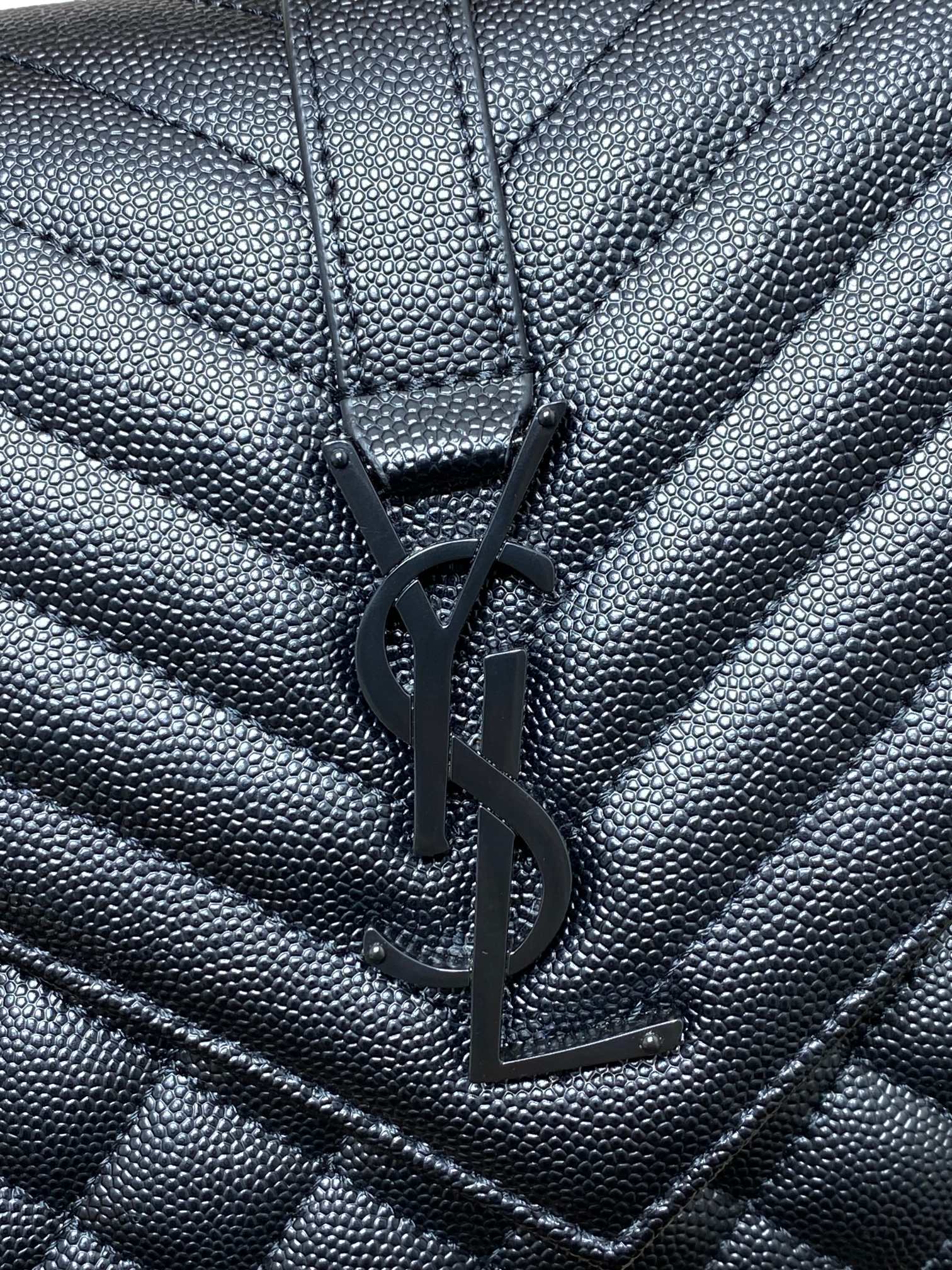 UMSCHLAGBASCHE MIT KETTENBAND, 24 Zoll, SCHWARZES KALBSLEDER