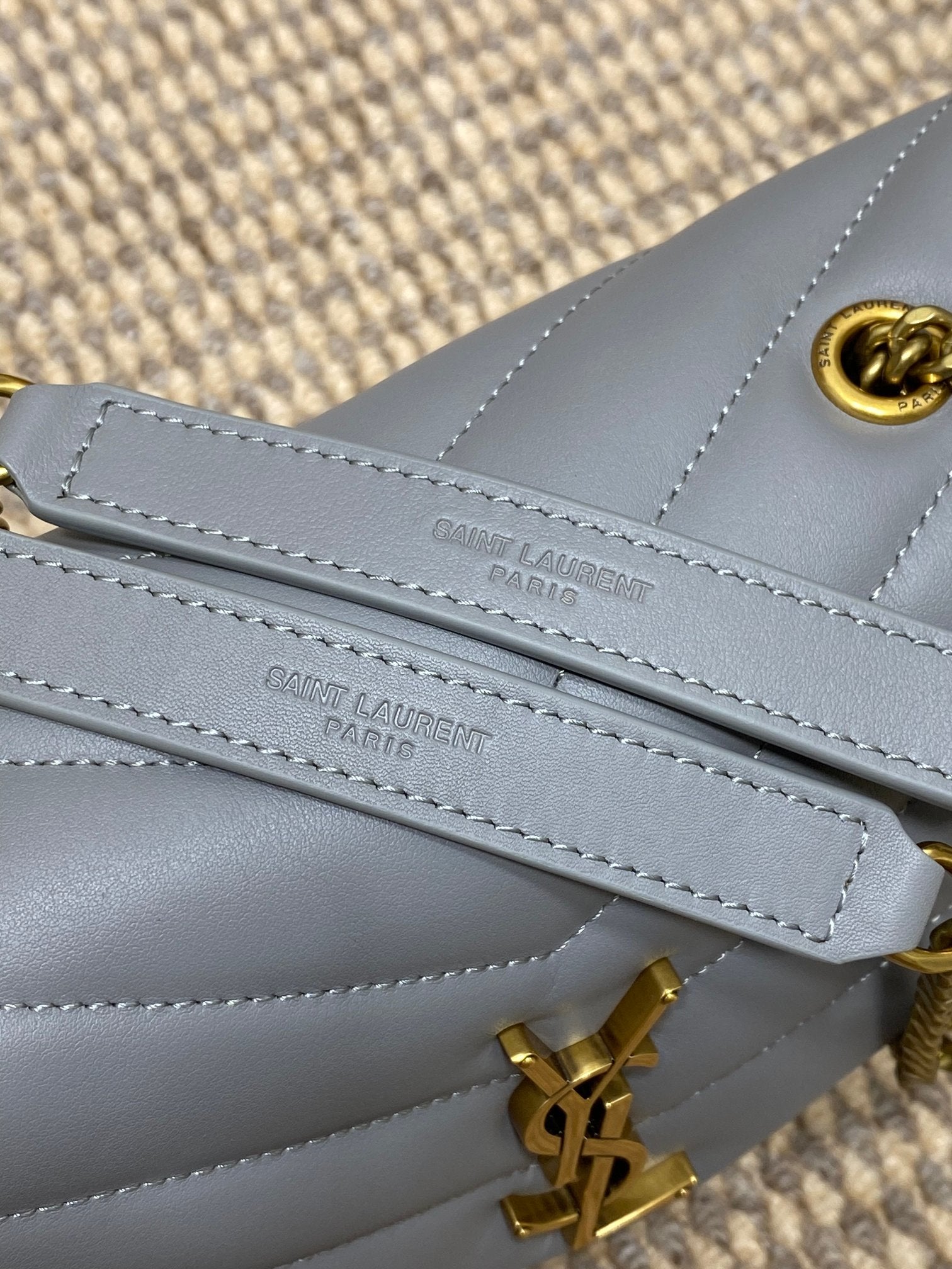 LOULOU KLEIN 25 IN ASH BLAU LAMMLEDER GOLDENE BESCHLÄGE