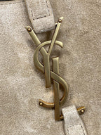 LE 5 À 7 GELEGENDE TASCHE 31 AUS KHAKIBRAUNEM WILDLEDER