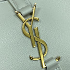 LE 5 À 7 KLEINE GESCHÜTZTE 22 IN WEISSEM KALBSLEDER GOLDENE SCHNALLE