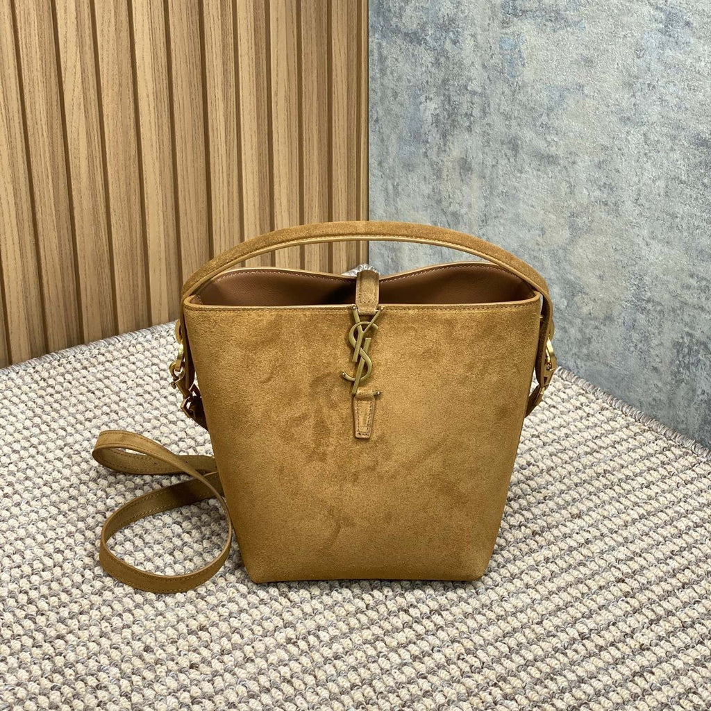 LE 37 KLEINE EIMERTASCHE 20 IN BRAUNES WILDLEDER GOLDENE BESCHLÄGE