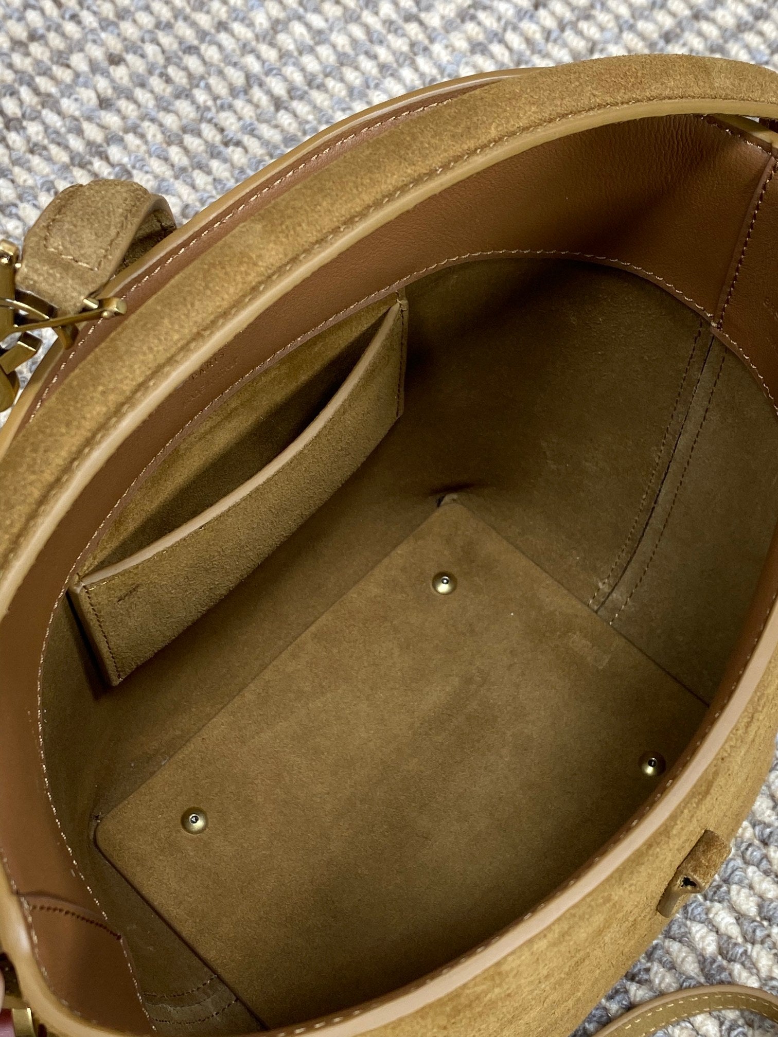 LE 37 KLEINE EIMERTASCHE 20 IN BRAUNES WILDLEDER GOLDENE BESCHLÄGE