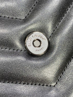 LOULOU SCHULTERTASCHE 32 IN SCHWARZ GESTEPPTES LAMMLEDER SCHWARZE BESCHLÄGE