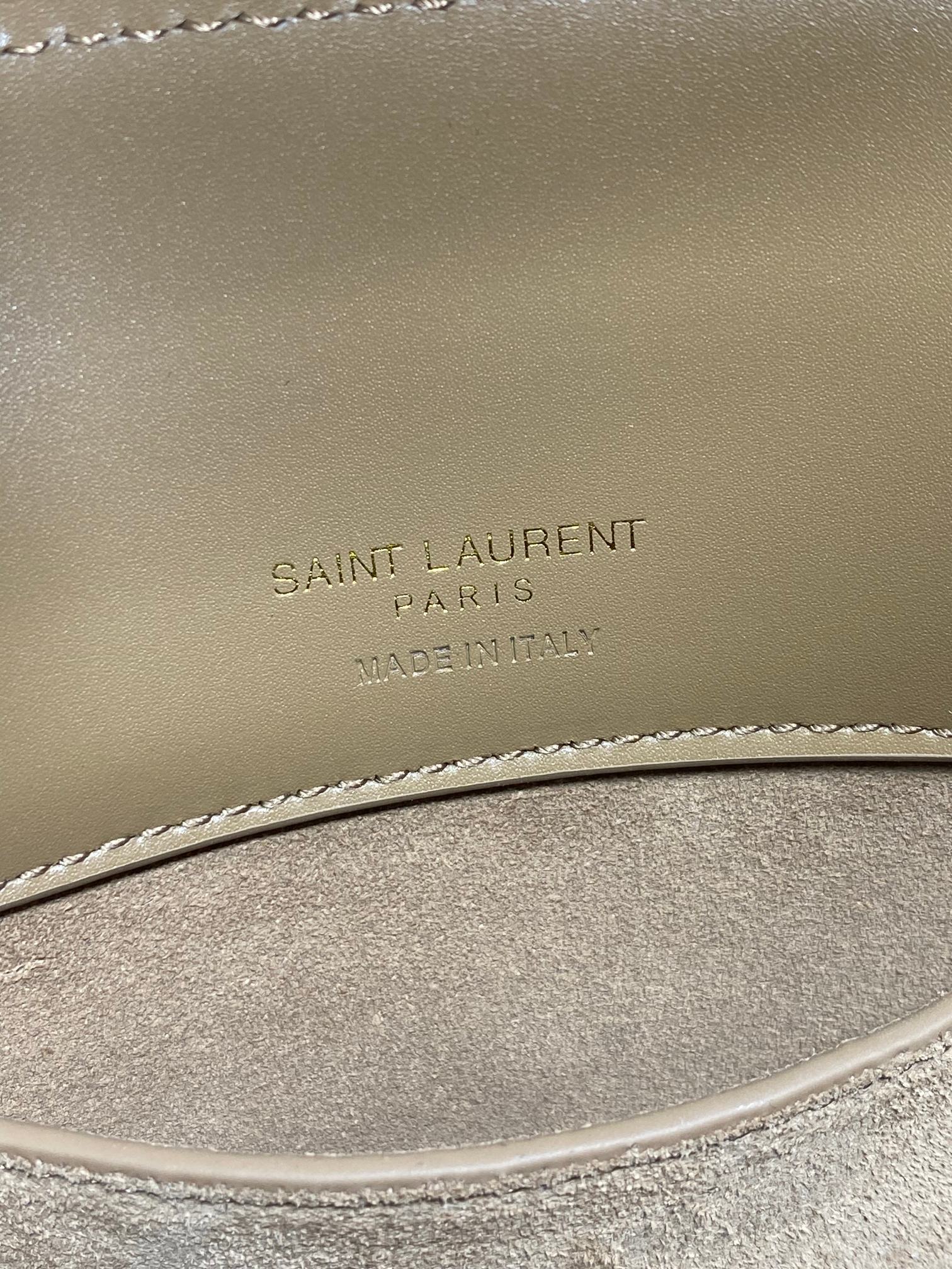 LE 37 KLEINER EIMERBEUTEL 20 IN ZEDERNBRAUN KALBSLEDER GOLDENE BESCHLÄGE