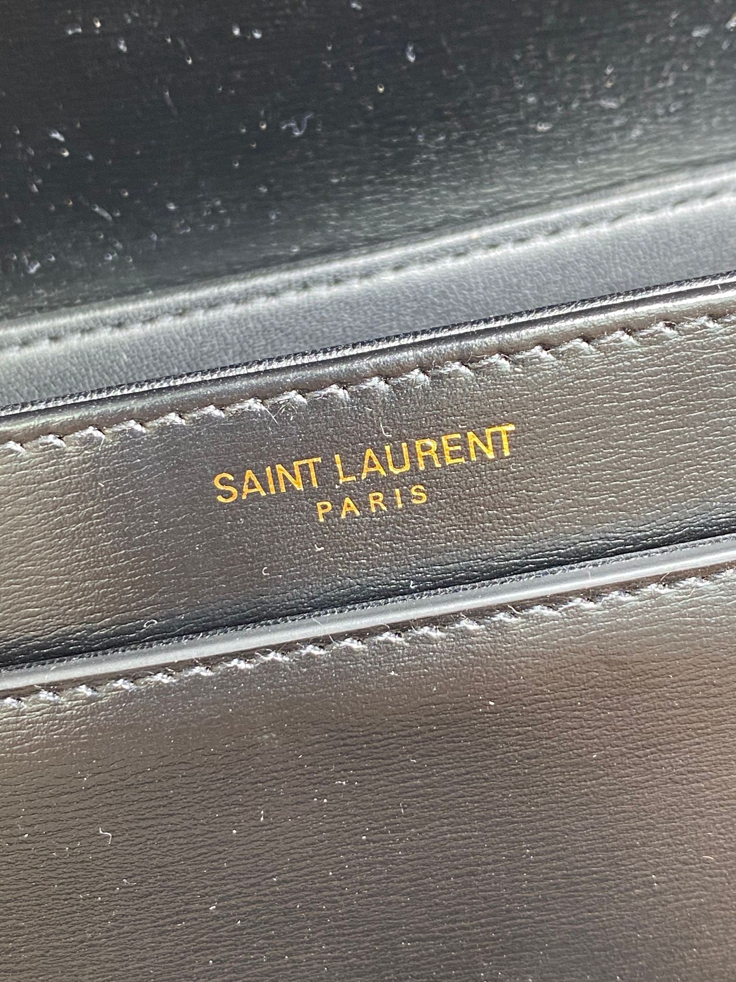 SOLFERINO KLEINE SATCHEL 19 IN SCHWARZEM KALBSLEDER GOLDENE BESCHLÄGE