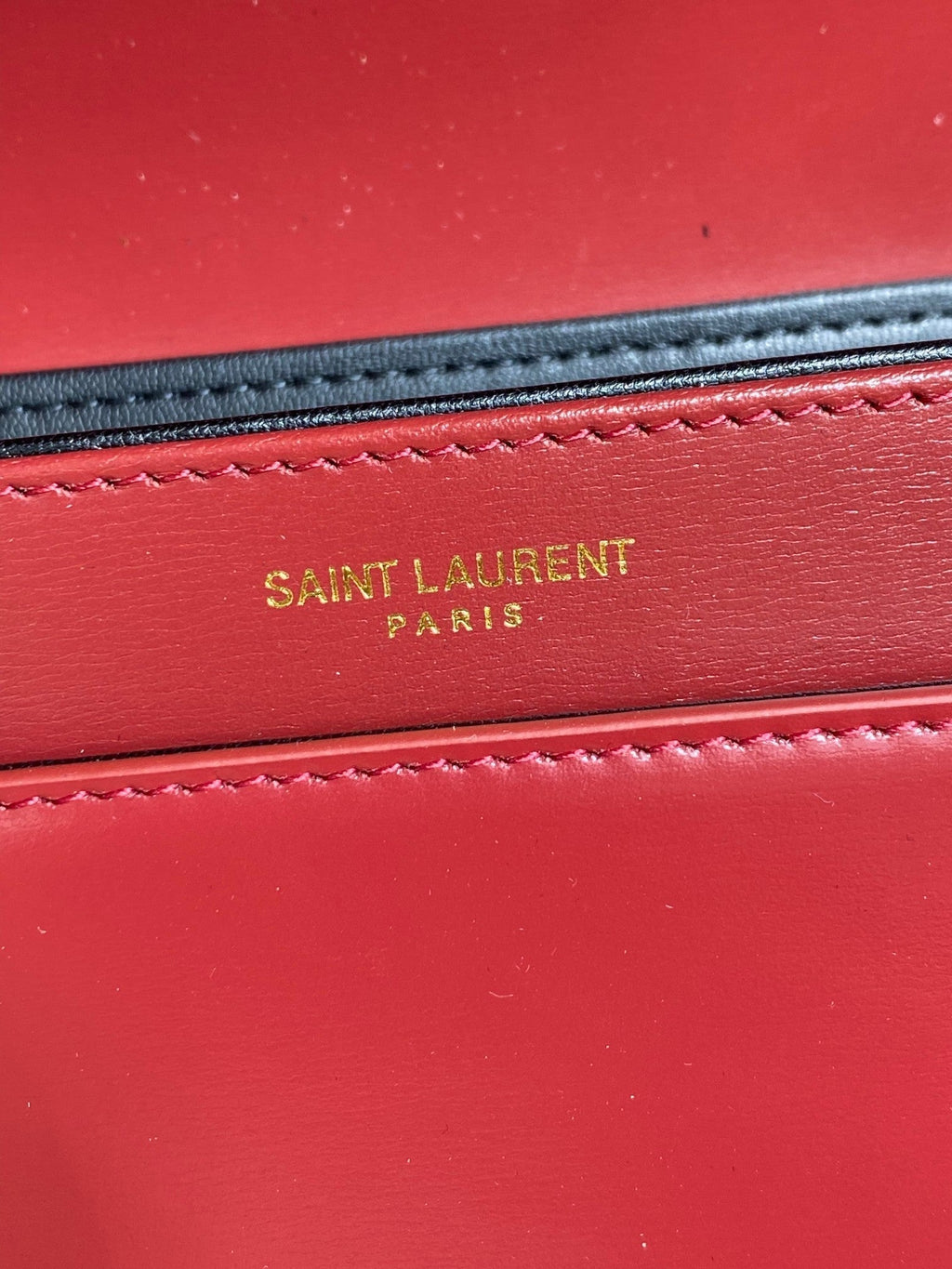 SOLFERINO KLEINE SATCHEL 19 IN SCHARLACHROTEM KALBSLEDER GOLDENE BESCHLÄGE