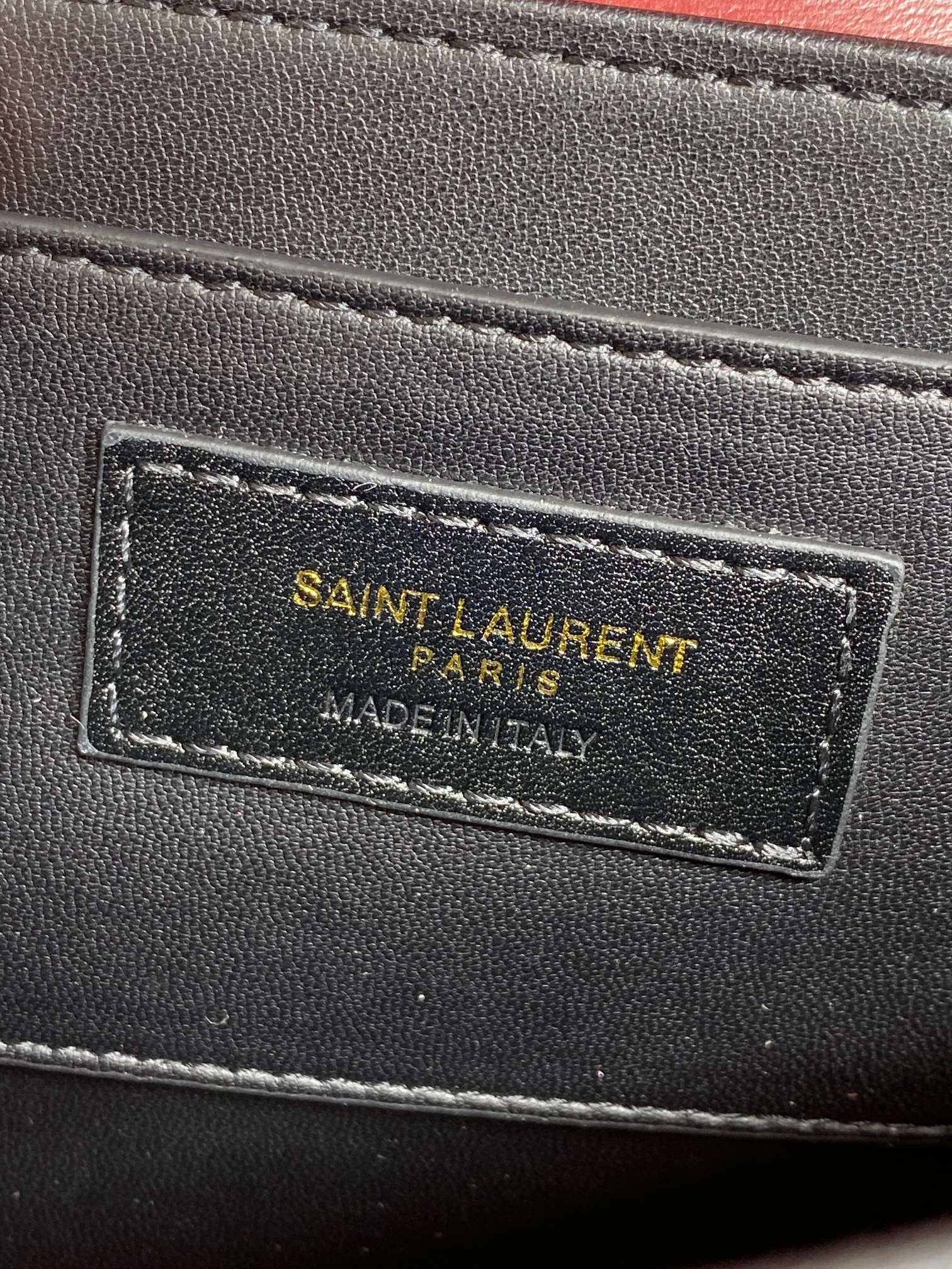 SOLFERINO KLEINE SATCHEL 19 IN SCHARLACHROTEM KALBSLEDER GOLDENE BESCHLÄGE