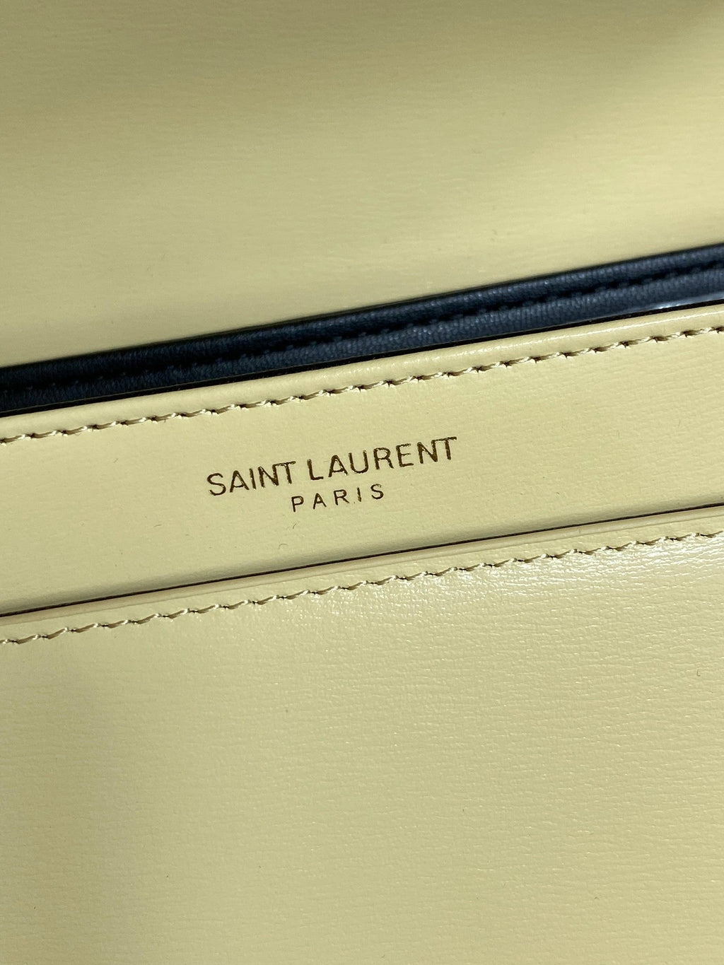 SOLFERINO KLEINE SATCHEL 19 IN KANARIJAL KALBSLEDER GOLDENE BESCHLÄGE