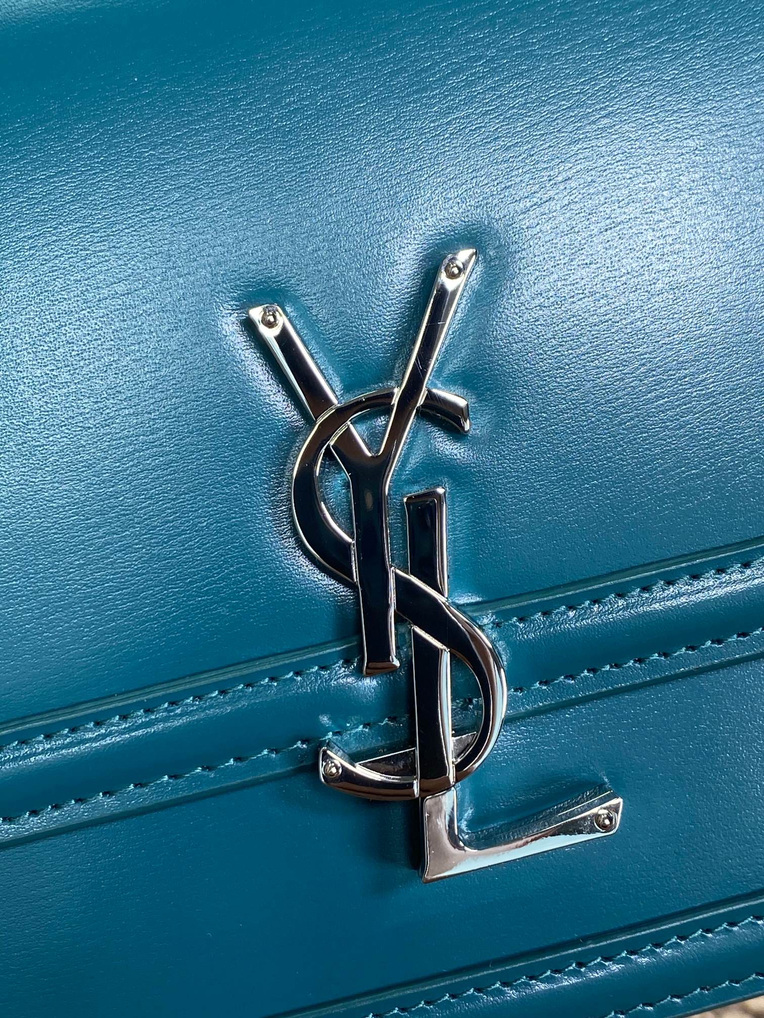 SOLFERINO KLEINE SATCHEL 23 IN ZERULEANBLAUEM KALBSLEDER GOLDENE BESCHLÄGE