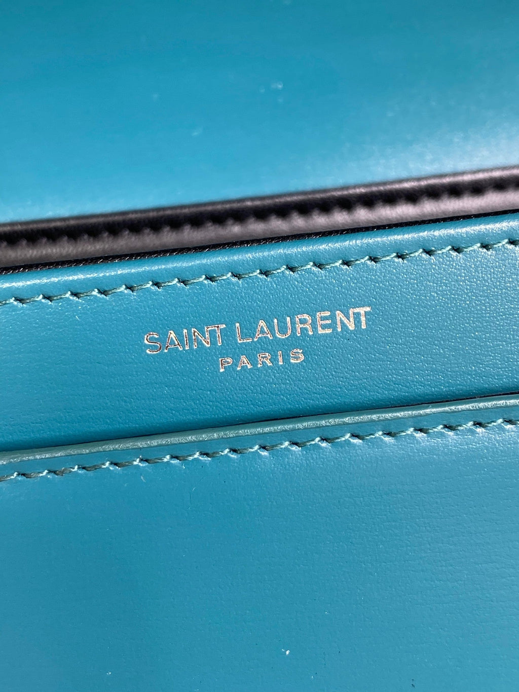 SOLFERINO KLEINE SATCHEL 23 IN ZERULEANBLAUEM KALBSLEDER GOLDENE BESCHLÄGE