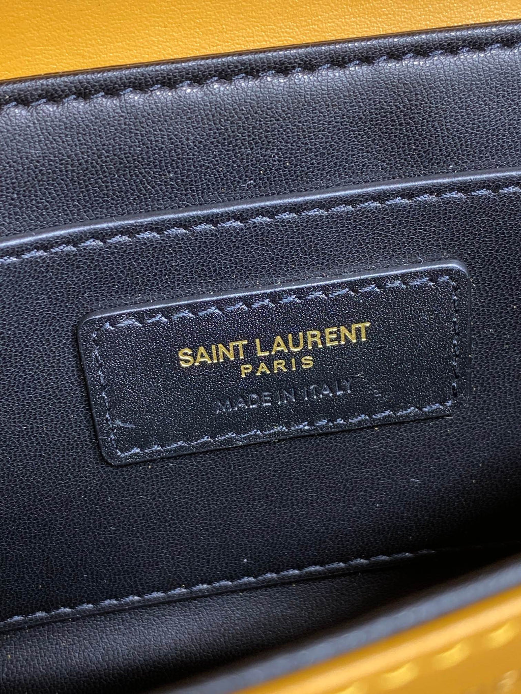 SOLFERINO KLEINE SATCHEL 19 IN SAFFRANGELBEM KALBSLEDER GOLDENE BESCHLÄGE