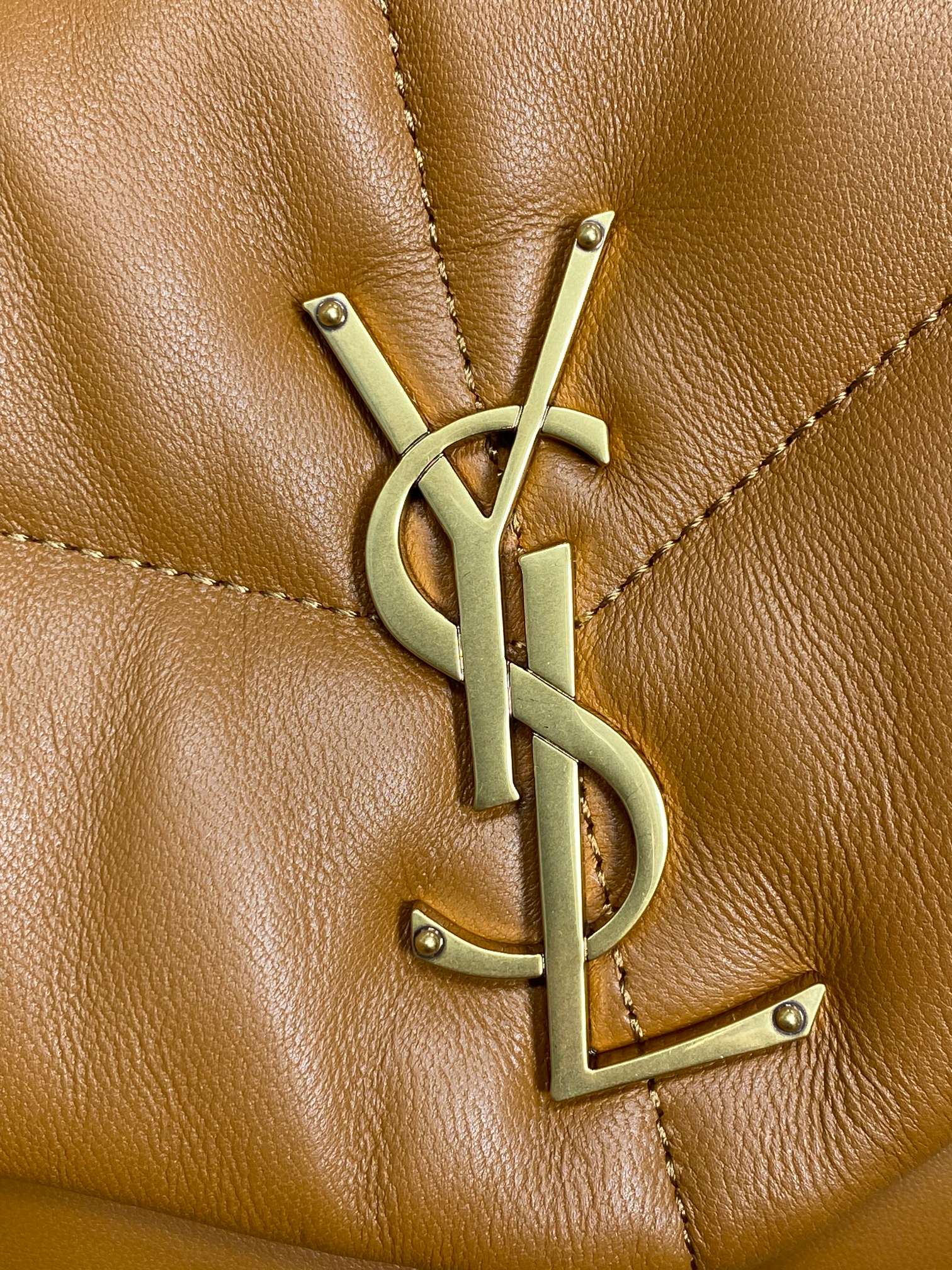 Daunenjacke, klein, 29 Zoll, bronzebraunes Lammleder, goldene Beschläge