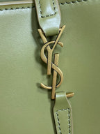 LE 37 MINI-EIMERTASCHE 15 IN AVOCADO-GRÜNEM KALBSLEDER GOLDENE BESCHLÄGE
