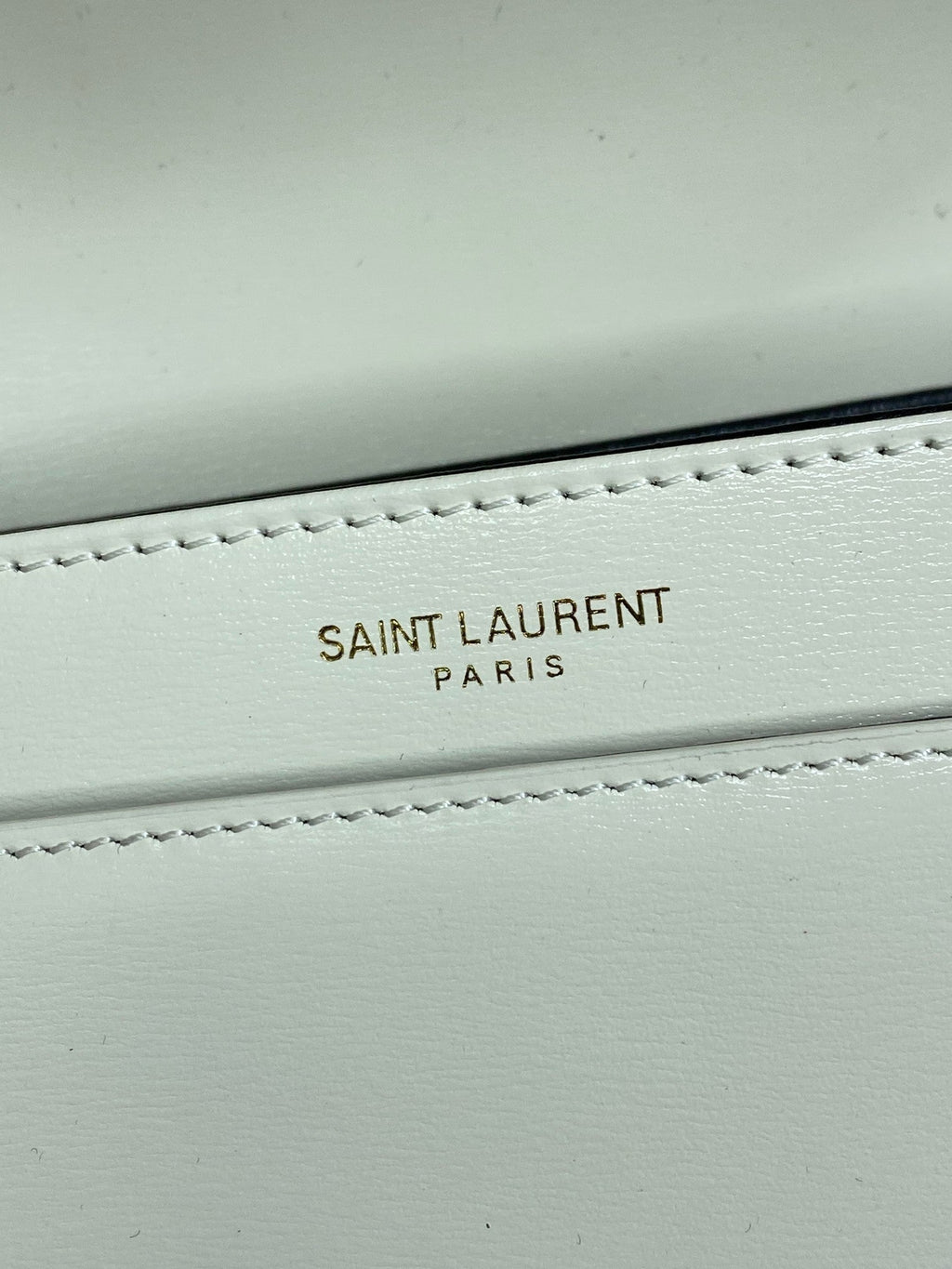 SOLFERINO KLEINE SATCHEL 19 IN WEISSEM KALBSLEDER GOLDENE BESCHLÄGE