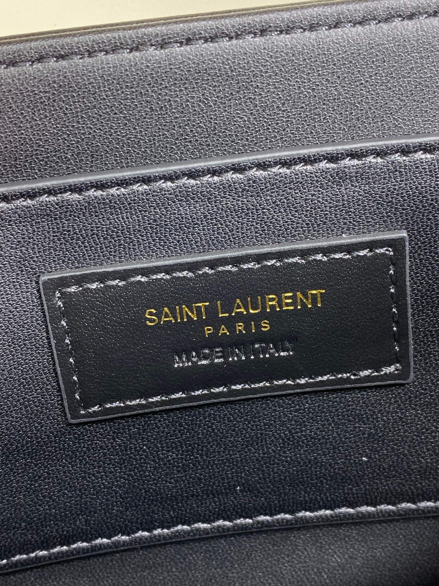 SOLFERINO KLEINE SATCHEL 19 IN WEISSEM KALBSLEDER GOLDENE BESCHLÄGE