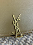 VOLTAIRE HALBMOND-SCHULTERTASCHE 61 CM ZEDERNBRAUN KALBSLEDER GOLD-METALLIC